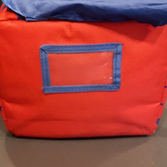 Wonder Woman Insulated Lunch Bag with Collectible Coffee Mug - Picture 8 of 16